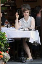 Lena Dunham plimsols 2.jpg